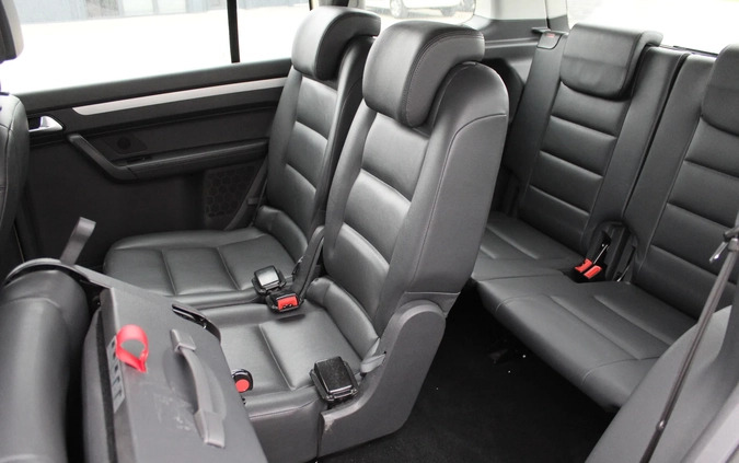 Volkswagen Touran cena 25700 przebieg: 455600, rok produkcji 2016 z Orzesze małe 211